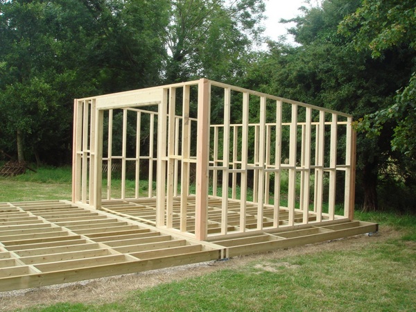 Construction d'un chalet de jardin